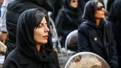 تصاویری لیلا حاتمی و علی مصفا در مراسم خاکسپاری زری خوشکام