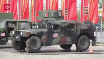 (ویدئو) نمایش تسلیحات غنیمتی روس‌ها در «پارک پیروزی»