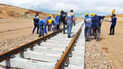 ریل پروژه راه‌آهن چابهار -زاهدان را تامین می‌کنیم