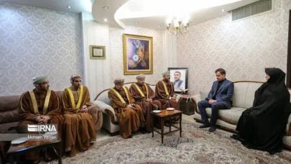 عکس حضور وزیر خارجه عمان در منزل شهید امیرعبداللهیان