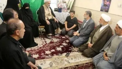 رییس بنیاد شهید با خانواده شهید «محسن صداقت» در قم دیدار کرد