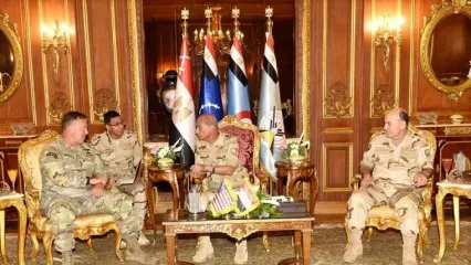 دیدار وزیر دفاع مصر با فرمانده سنتکام