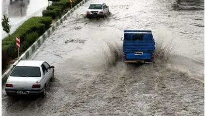 ارومیه در آب/ بارش شدید باران معابر را زیر آب برد