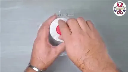 (ویدئو) چگونه با بطری های پلاستیکی گلدان به شکل گلابی درست کنیم؟
