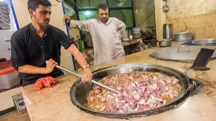 (ویدئو) غذای خیابانی در پاکستان؛ پخت کابلی پلو با 90 کیلو گوشت در پیشاور
