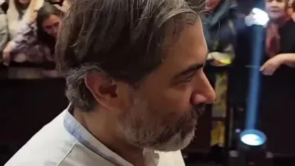 ویدئو/ علیرضا قربانی با حضور در اکران مست عشق بازارش را گرم کرد