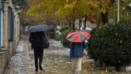 آسمان ابری و بارانی در تهران