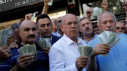 قیمت دلار آمریکا امروز سه‌شنبه ۱۷ تیر ۱۴۰۴؛ سقوط قیمت دلار و نگاهی به نرخ انواع دلار در بازار