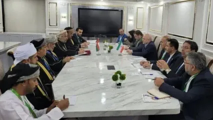 دیدار قالیباف و رئیس مجلس عمان در حاشیه نشست PUIC