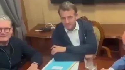 ویدئویی بحث‌برانگیز از رئیس‌جمهور فرانسه که همه را شگفت‌زده کرد