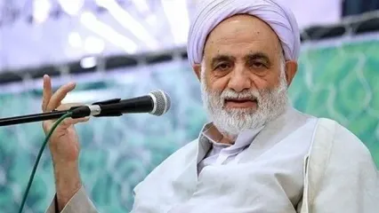 قرائتی: مدرک همانند کش شلوار، بی‌ارزش است!