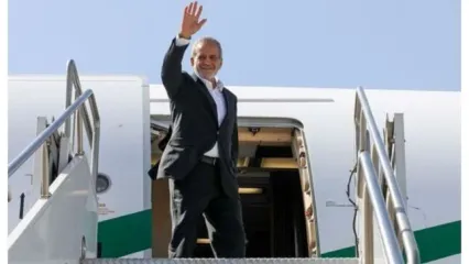 پزشکیان وارد جمهوری آذربایجان شد