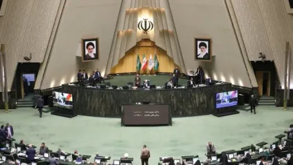 تام کاتن و تندروهای آمریکا مشغول کارند، مجلس ایران ساکت است/ اگر قرار است مجلس ایران کاری انجام دهد نباید افراطیون به میدان بیایند