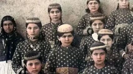 تصاویر؛ از «دختر ناصرالدین شاه و خدمتکارانش» تا «جمع دختران دانش‌آموز»