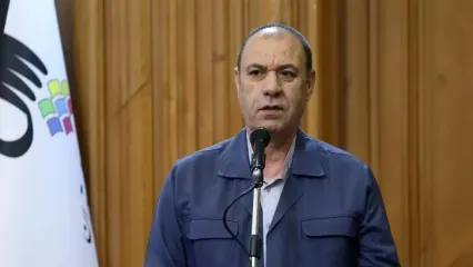 کارمندان ادارات تهران همپای مردم در مراسم تشییع پیکر شهدا شرکت می‌کنند