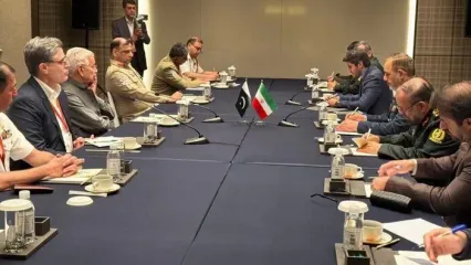 دیدار وزیران دفاع ایران و پاکستان در چین