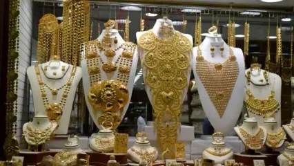 قیمت طلا ۱۸ عیار امروز جمعه ۱۳ تیرماه ۱۴۰۴ اعلام شد
