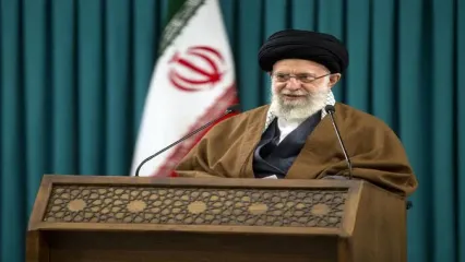 بانوان قمی در حمایت از رهبر انقلاب، کفن‌پوش به خیابان‌ها آمدند/ ویدئو
