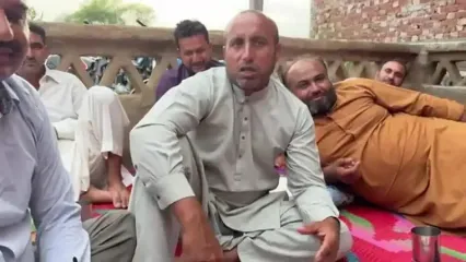 ببینید؛ غذای روستایی در پاکستان؛ پخت پاکورای مرغ توسط یک آشپز ماهر روستای