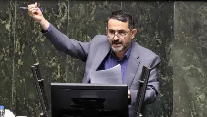 عضو کمیسیون امنیت ملی مجلس : ترامپ به ما حسادت می‌کند/ موشک خرمشهر حساب ناوهای لینکلن و فورد را می‌رسد