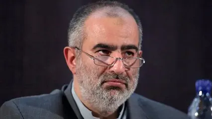انتقاد تند مشاور روحانی از پزشکیان