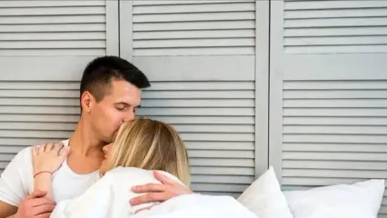 رابطه جنسی زن و شوهر در شب جمعه: فواید معنوی و تأثیرات آن از نگاه اسلام