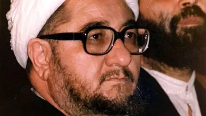 «محمدصادق خلخالی» در یک مسجد در کره شمالی؛ دهه 60