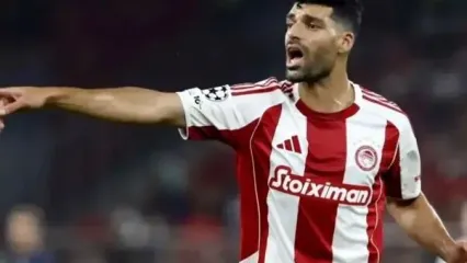 مهدی طارمی در ترکیب اصلی المپیاکوس مقابل آریس