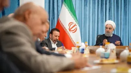 روحانی: مذاکره سخت ولی امکان‌پذیر است/ معنی ندارد بار بر گُرده اکثریت مردم و امتیاز برای اقلیت کوچک باشد/ دوگانه «جنگ یا تسلیم» غلط است/ باید توازن قوا با اسرائیل، آمریکا و ناتو را حفظ کنیم/ می‌توانیم جنگ را عقب بیاندازیم و حتی منتفی کنیم