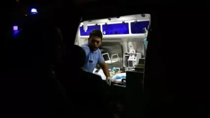 تصویری تلخ از پدر صابر کاظمی پشت در آی‌سی‌یو