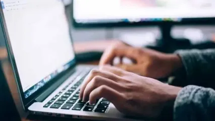 لپ تاپ بخریم یا نه؟/ پیش بینی نایب رییس اتاق اصناف تهران از بازار کالاهای IT