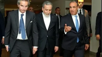 تماس وزیران خارجه مصر و ایران با رافائل گروسی/ عبدالعاطی بر تقویت همکاری‌ها بر اساس توافقنامه امضا شده در قاهره تأکید کرد