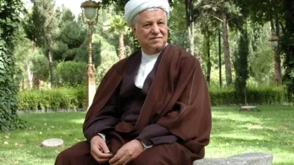 فارس: پوشش هاشمی رفسنجانی در استخر، خاص بود!