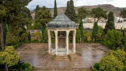 فال حافظ امروز یکشنبه ۱۱ آبان ۱۴۰۴ | نیت کنید و فال خود را بخوانید