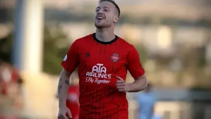 بازی تراکتور - چادرملو در ده دقیقه سه گل داشت