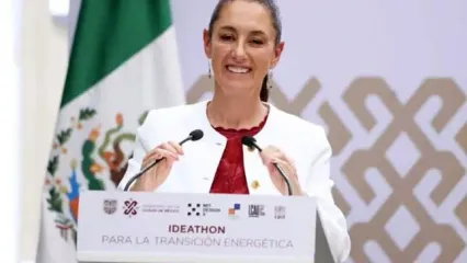 لحظات تعرض به خانم رئیس‌جمهور وسط خیابان!