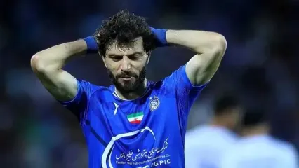 کری‌خوانی ماشاریپوف برای رامین رضاییان/ عکس