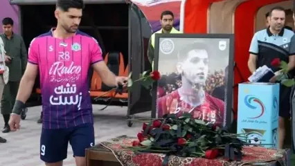 ادای احترام بازیکنان چادرملو و آلومینیوم به صابر کاظمی