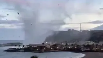 گردباد دریایی در سواحل اسپانیا خساراتی بر جا گذاشت