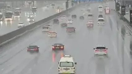 خوشحالی ساکنان دبی ار بارش شدید باران