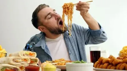 ۳ عادت ممنوعه بعد از ناهار و شام که سلامتی شما را تهدید می‌کند