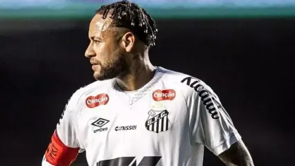 تمدید قرارداد نیمار با سانتوس تا پایان ۲۰۲۶