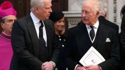 واکنش پادشاه انگلیس به دستگیری برادرش