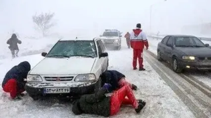 ارائه خدمات امدادی هلال احمر در ۲۱ استان به دلیل بارش برف و باران
