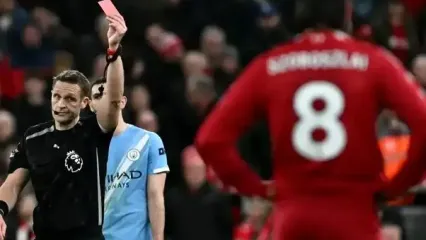 گری نویل: وی‌ای‌آر تصویری ناخوشایند از فوتبال به جا گذاشته است