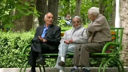 خبر فوری درباره واریز حقوق بازنشستگان | این پیامک های واریز  را باز نکنید!