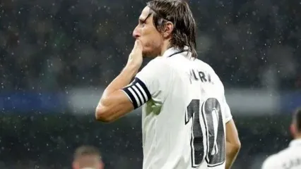 مودریچ:مردم شعار مارادونا را برای من خواندند؛خیلی خوشحالم