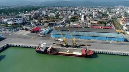 تخلیه فرآورده‌های نفتی در بنادر نوشهر و فریدونکنار افزایش یافت