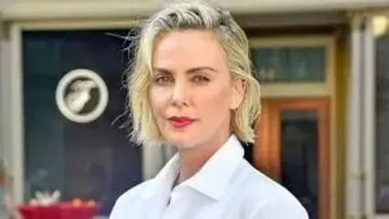 شارلیز ترون در مراسم افتتاحیه المپیک زمستانی ۲۰۲۶