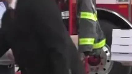 ممدانی به آتش‌نشانان پیتزا داد